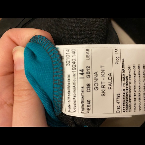 Block pattern skirt - Picture 2 of 2